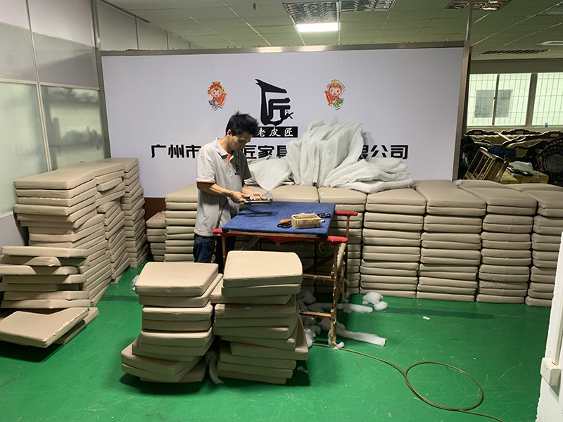 為什么要進行沙發(fā)翻新?